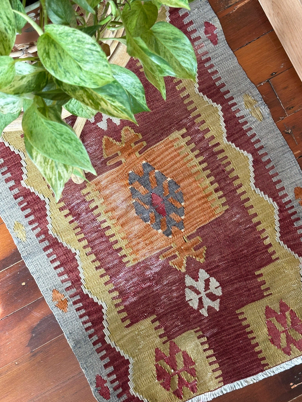 Handwoven Turkish Kilim Rug – Geometric Tribal Design in Burgundy, Olive Green, and Gray – Small Vintage-Style Area Rug – Artisan-Made Home Decor