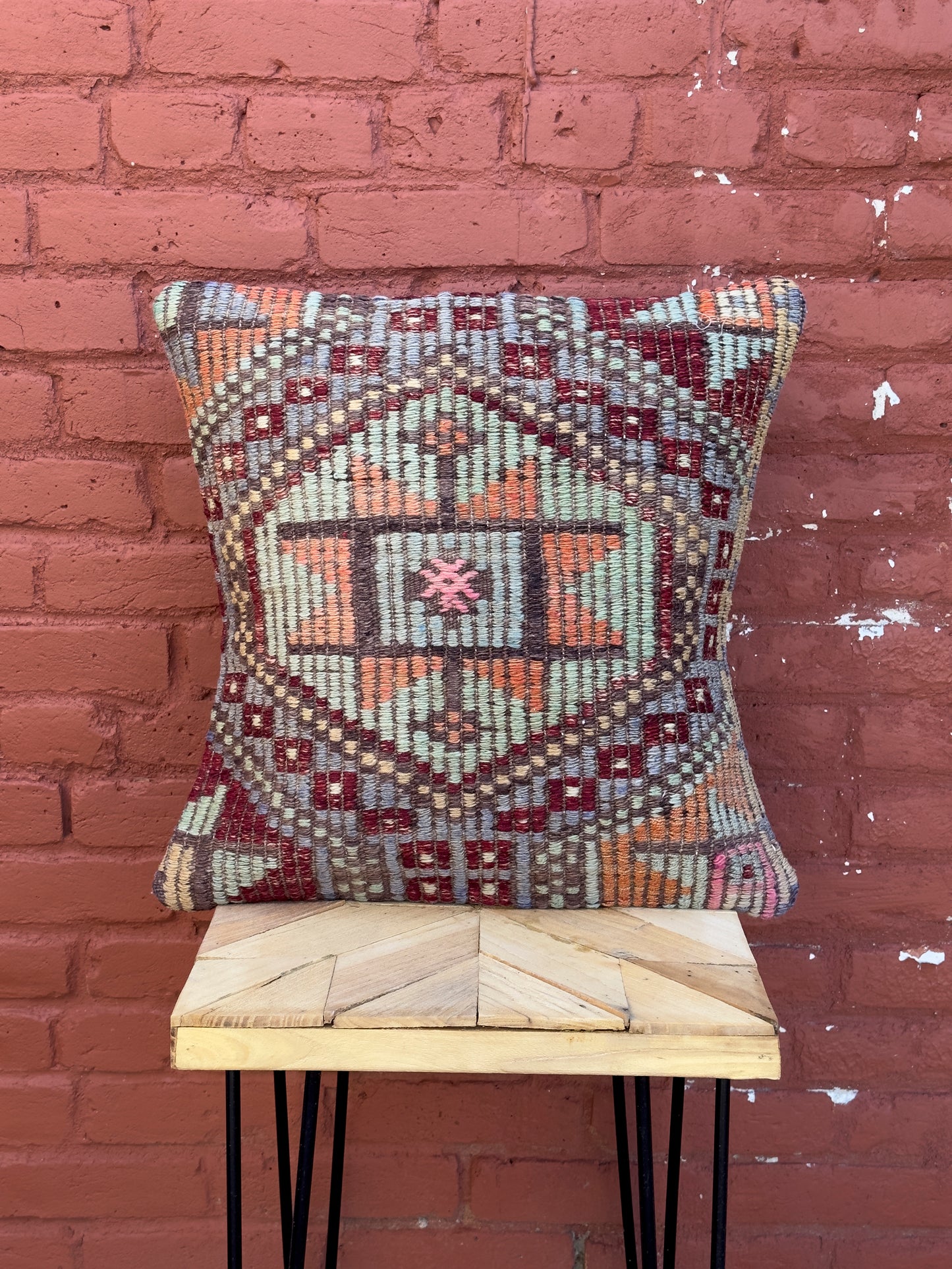 Cicim Pillow, P-0010