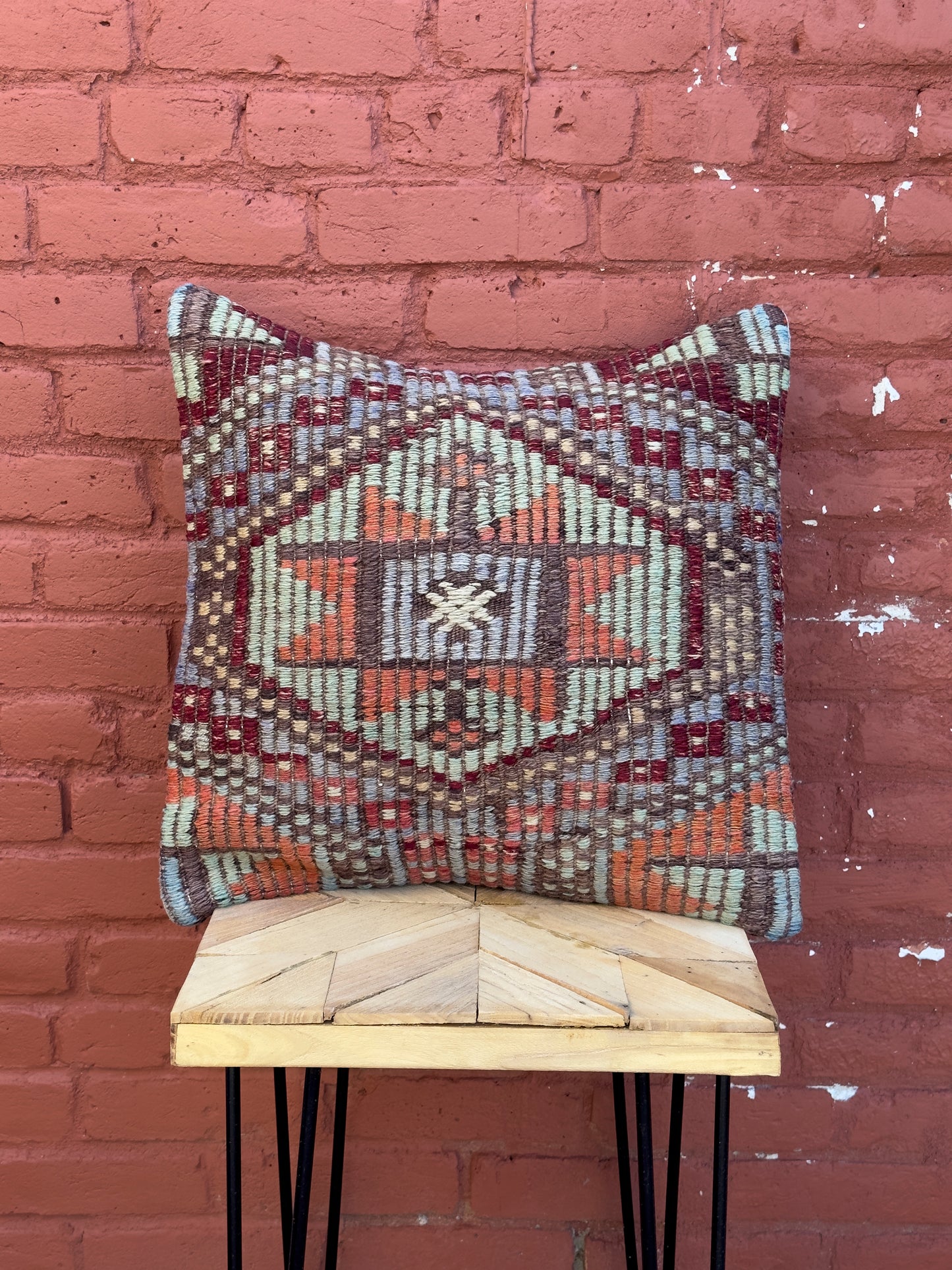 Cicim Pillow, P-0011