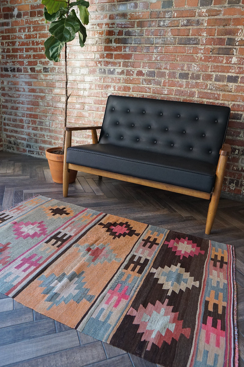 Ekin - Small Turkish Kilim 3.1 x 5.2 ft