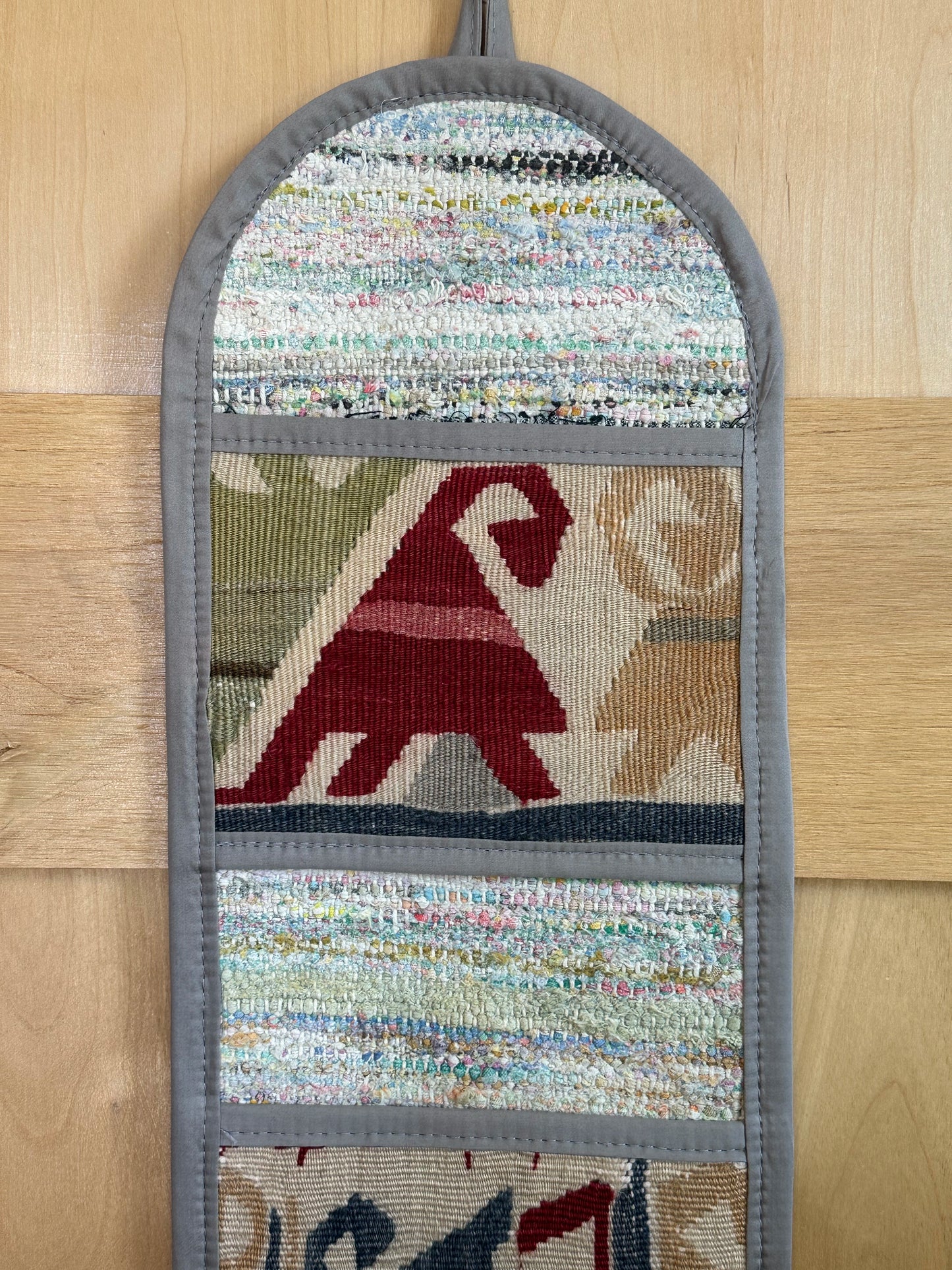 Muted Geometric 3-pocket Turkish Wall Organizer with Grey Border