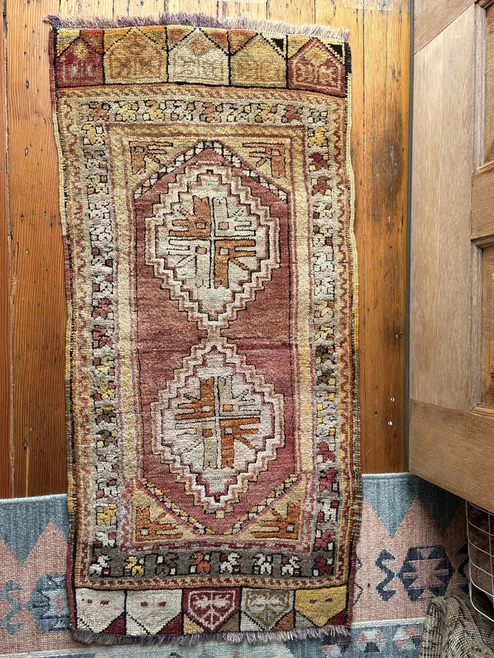 AFET - Vintage Mini Turkish Rug 1.5 x 3.3 ft