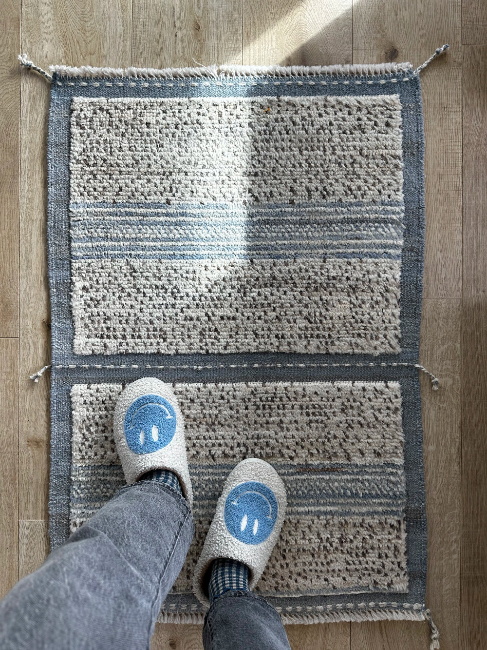 Hand-knotted mini Moroccan rug with a plush high-pile texture. Crafted from 100% wool, featuring a minimalist yet timeless design, perfect for modern, bohemian, or eclectic home décor.