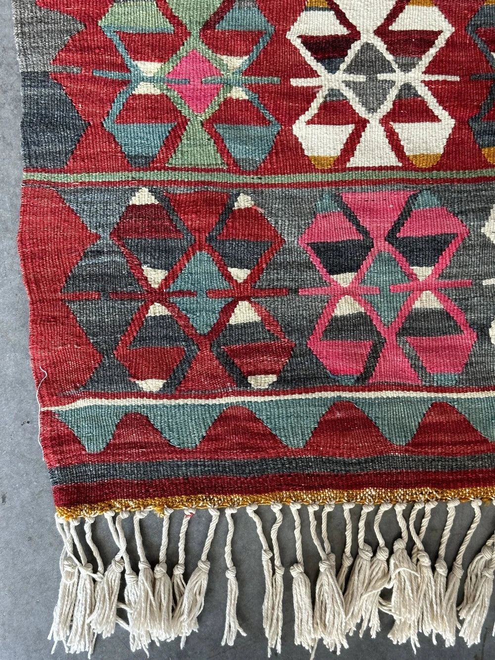 Tumble Rug Color Azra AZRA - Medium Vintage Turkish Area Rug 2.9 x 5.5 ft – High Pile Designs