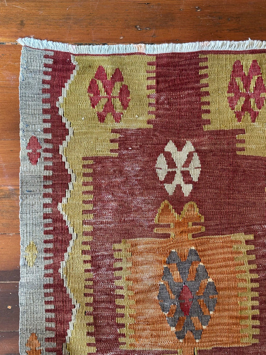 Handwoven Turkish Kilim Rug – Geometric Tribal Design in Burgundy, Olive Green, and Gray – Small Vintage-Style Area Rug – Artisan-Made Home Decor