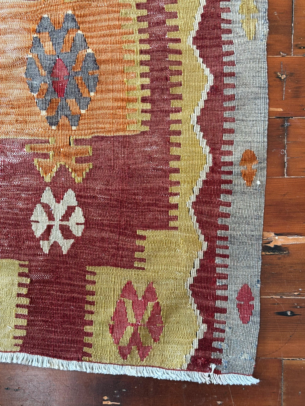 Handwoven Turkish Kilim Rug – Geometric Tribal Design in Burgundy, Olive Green, and Gray – Small Vintage-Style Area Rug – Artisan-Made Home Decor