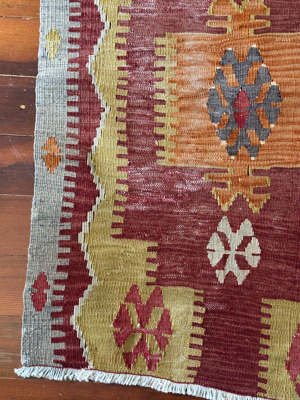 Handwoven Turkish Kilim Rug – Geometric Tribal Design in Burgundy, Olive Green, and Gray – Small Vintage-Style Area Rug – Artisan-Made Home Decor