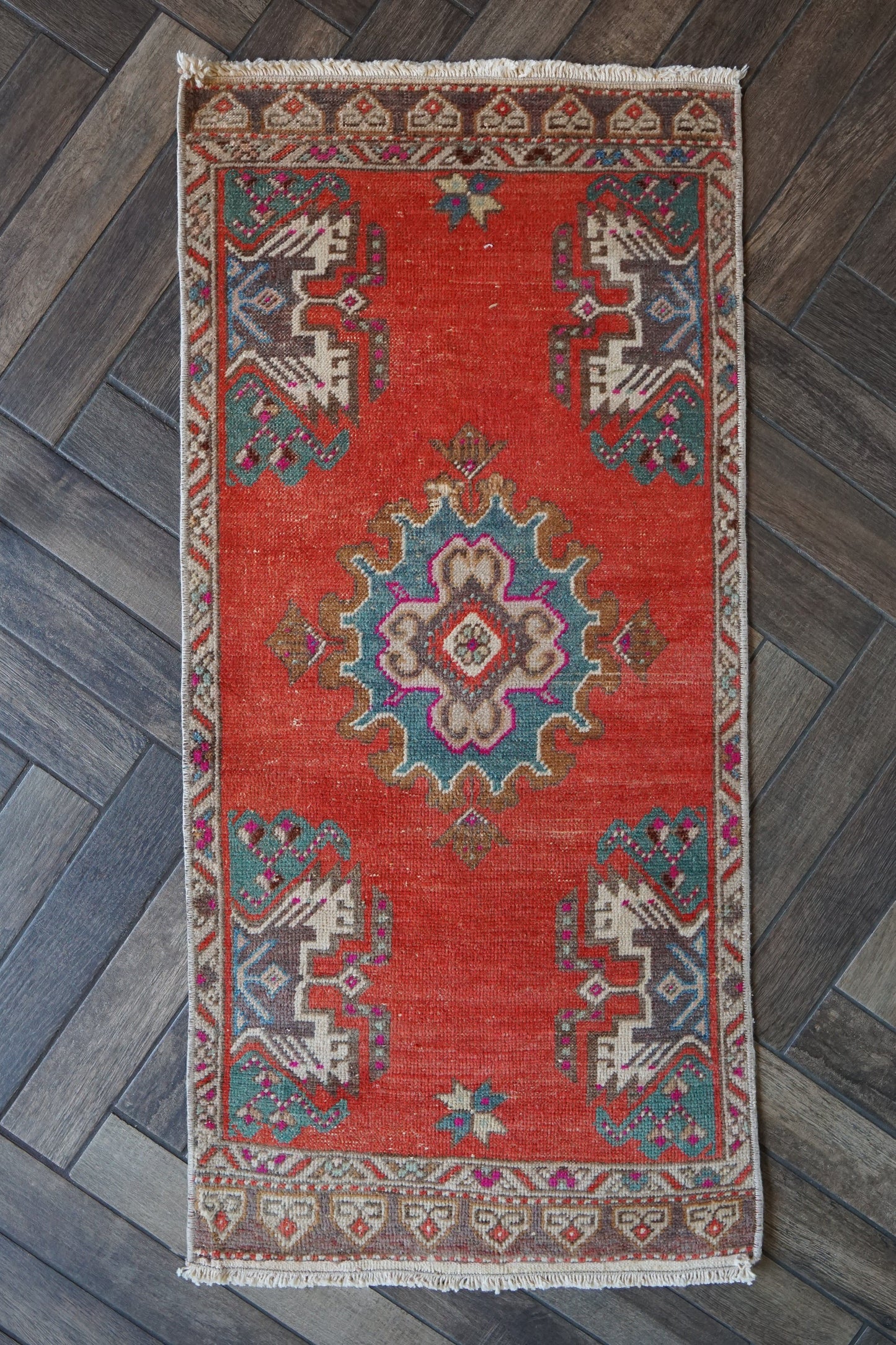 Nuray - Small Turkish Pile Rug 1.6 x 3.5 ft